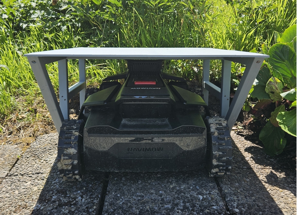 Navimow X420E AWD mit Carport