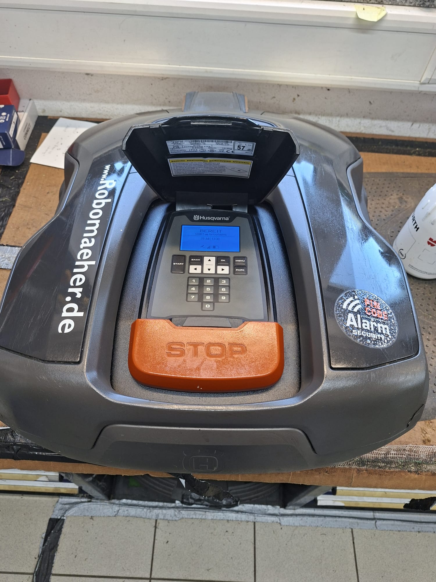 Husqvarna Automower 315X - Gebraucht - Einsatzstunden 2842 - BJ 2018 - Serien-Nr. 183401117