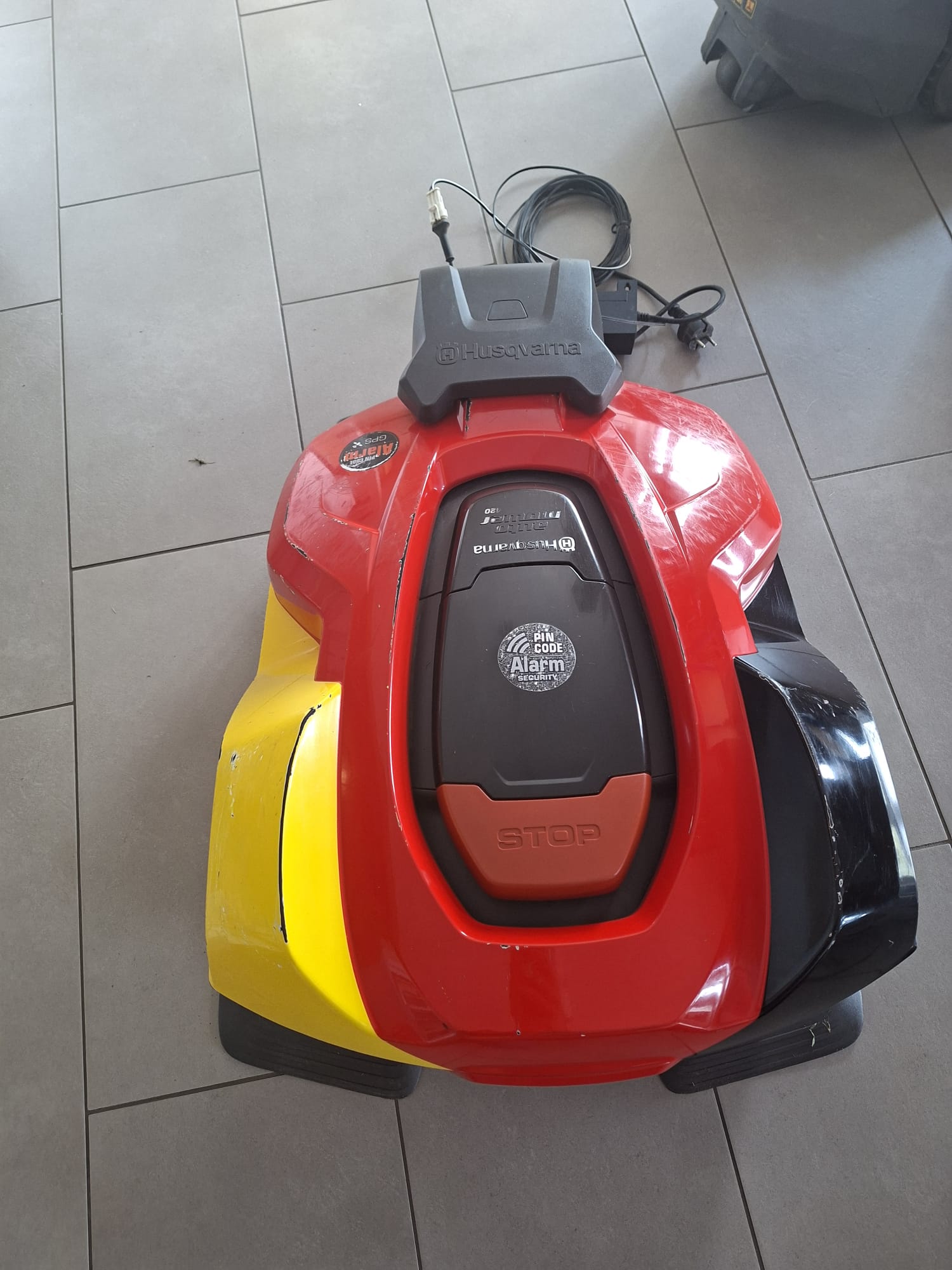 Husqvarna Automower 420 - gebraucht - BJ2020 - Einsatzstunden 6704