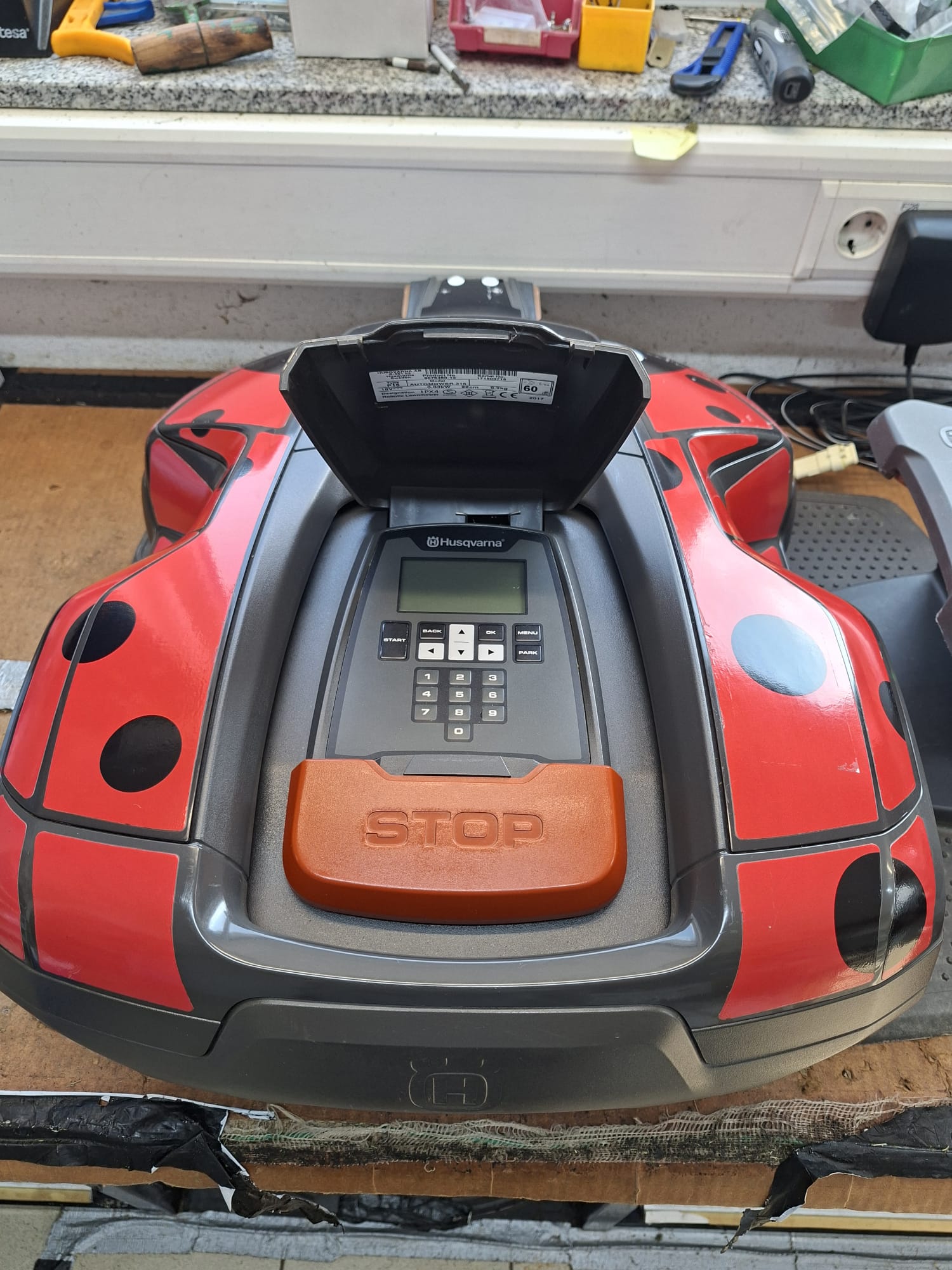 Husqvarna Automower 315 inkl. Connect-Modul - gebraucht - BJ2017 - Einsatzstunden 2491 - Marienkäferdesign