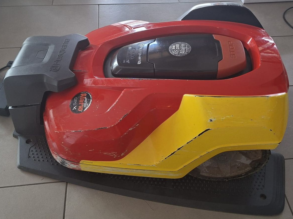 Auswahl geprüfter gebrauchter Rasenroboter von Husqvarna und Segway bei Häußler
