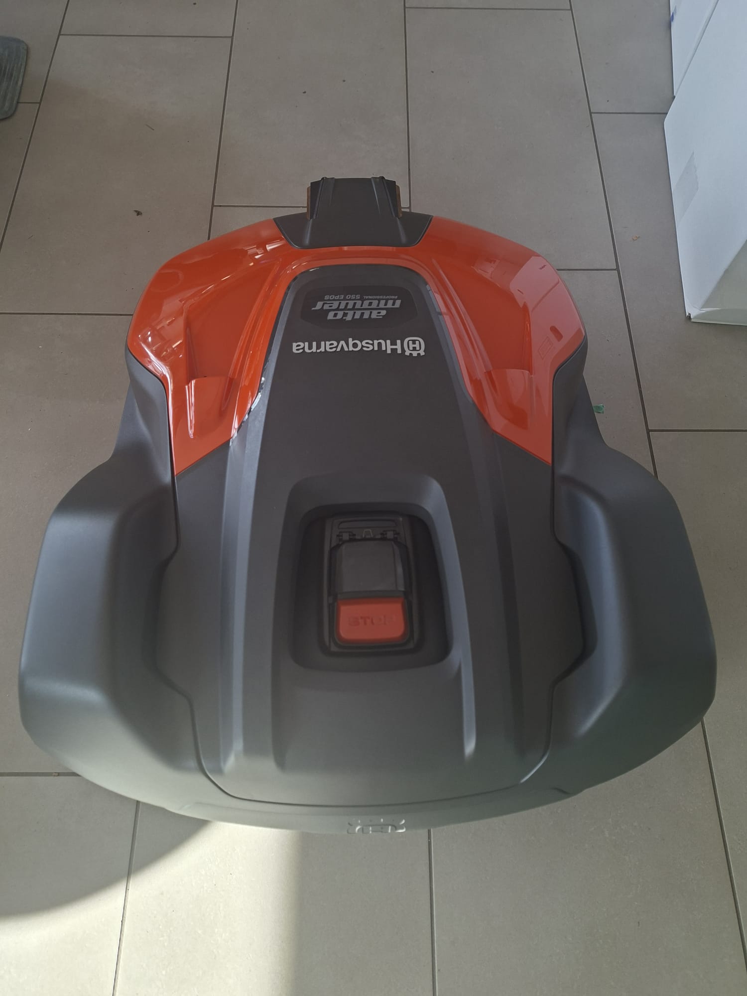 Husqvarna Automower Epos 550 - Ausstellungsgerät - 0 Einsatzstunden - Serien-Nr. 242400912