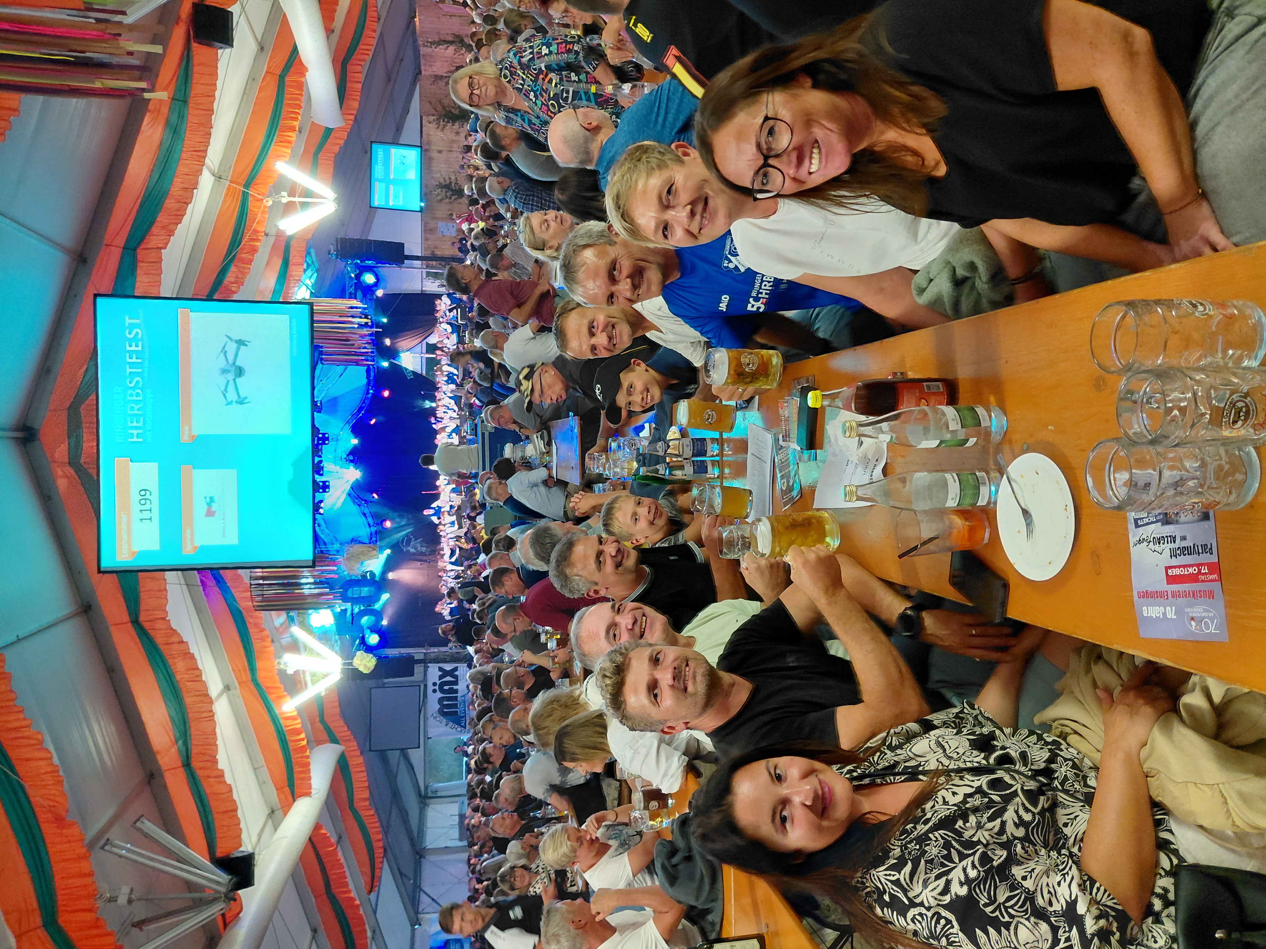 Firmenabend auf dem 50. Ringinger Herbstfest – Tisch im Festzelt
